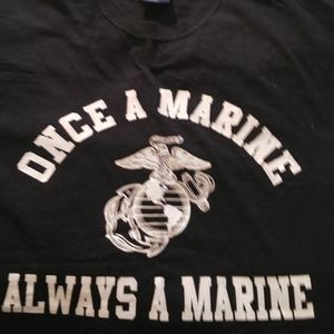 Black men's t-shirt size L